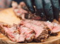 Asado argentino para eventos: qué incluye un buen catering a domicilio