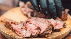 Asado argentino para eventos: qué incluye un buen catering a domicilio